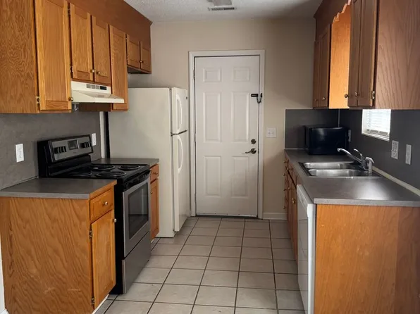 1726 18th Ave NE, Hickory, NC 28601