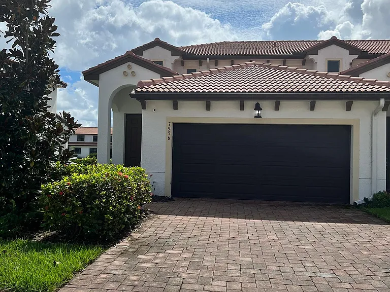 7956 Bristol Cir — Photo 1