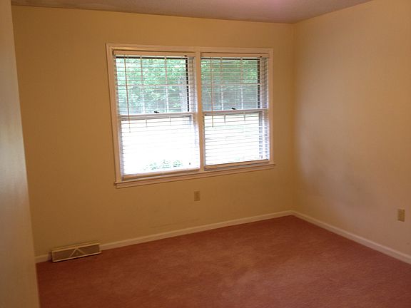 3rd image of 1507 E Calhoun St