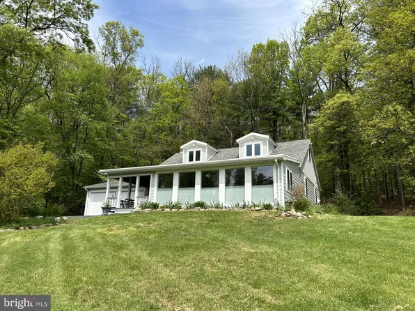 1714 Potato Valley Rd, Harrisburg, PA 17112