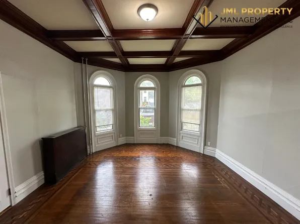 163 Winter St APT 2, Fall River, MA 02720