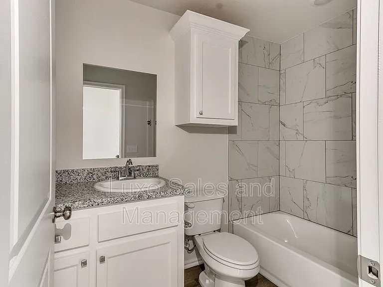 10530 Utica Dr — Photo 35