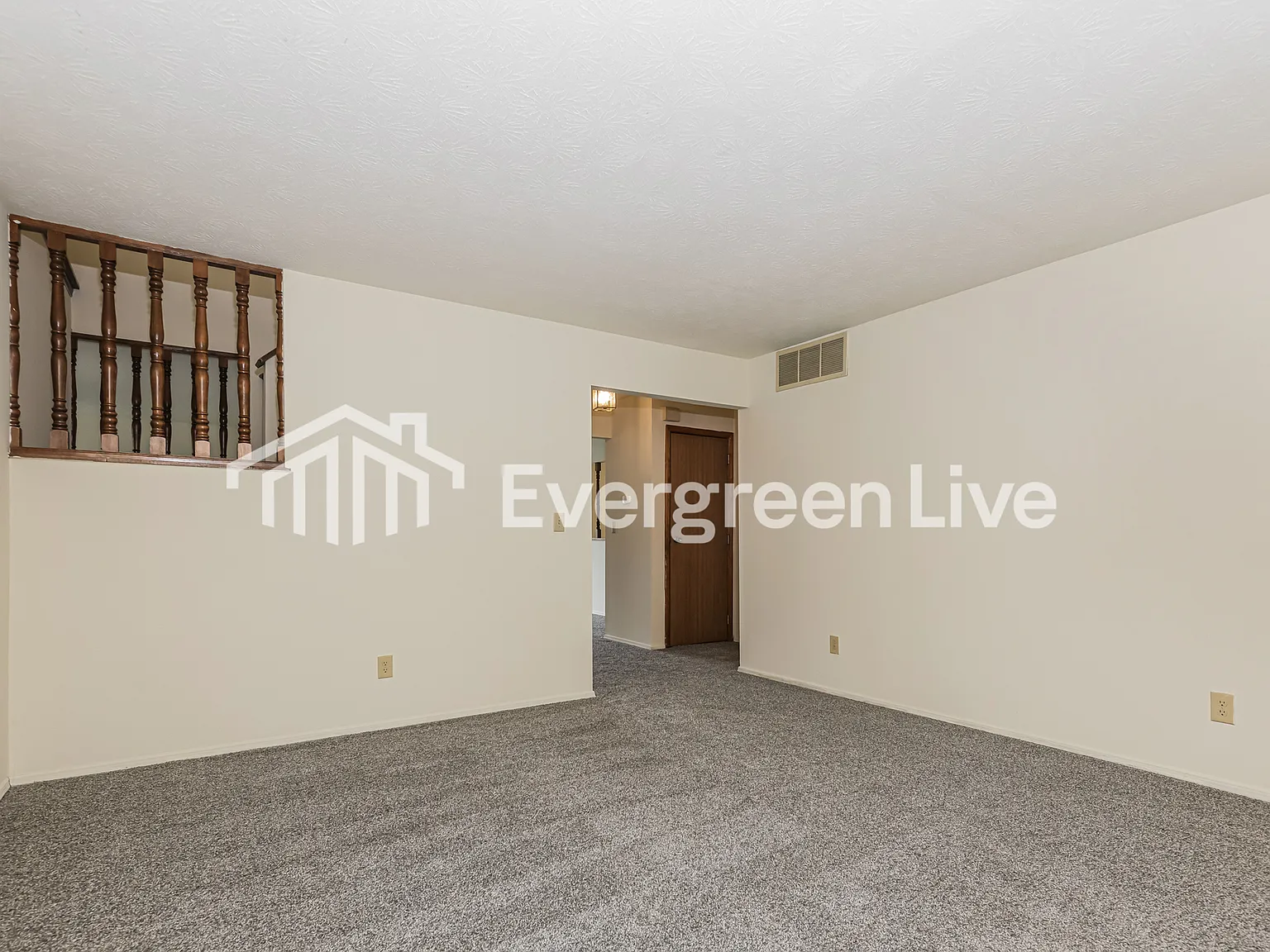 3 bed, 2.0 bath, 2203 sqft, $1,945 — Photo 3