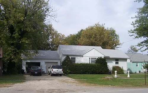 252 E North Ave Photo 1