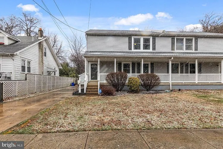 129 Spring St photo 1