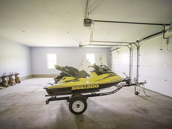 attached heated 2 car garage