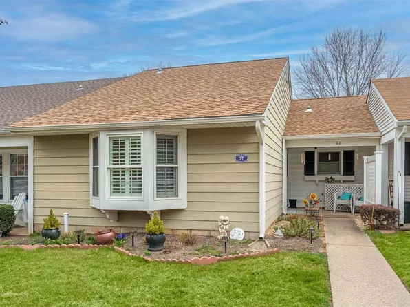 27 Hearthside Drive #27, Mount Sinai, NY 11766