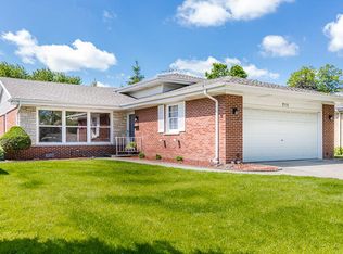 711 Timothy Ln, Des Plaines, IL 60016