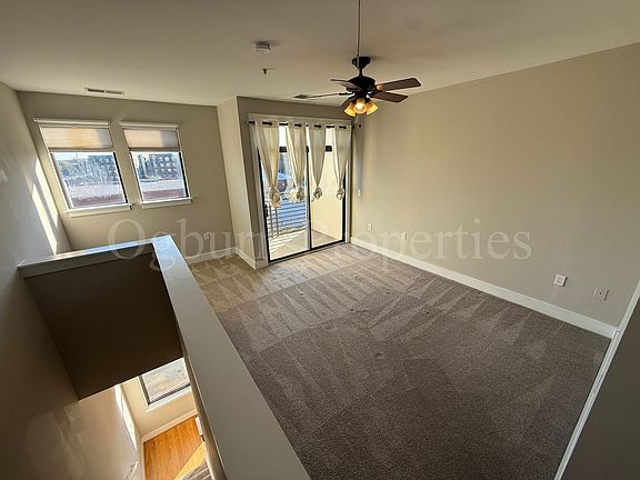 3rd image of 809 Holly Ave