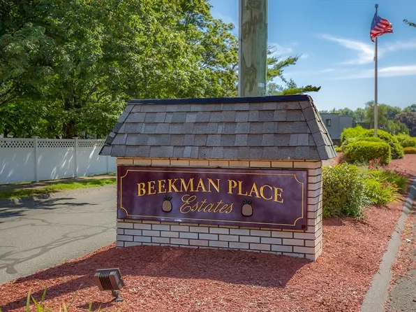 106 Beekman Dr #106, Agawam, MA 01001