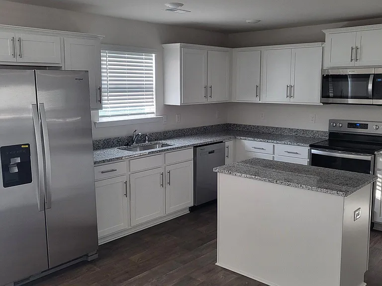 2209 Lilium Dr — Photo 11