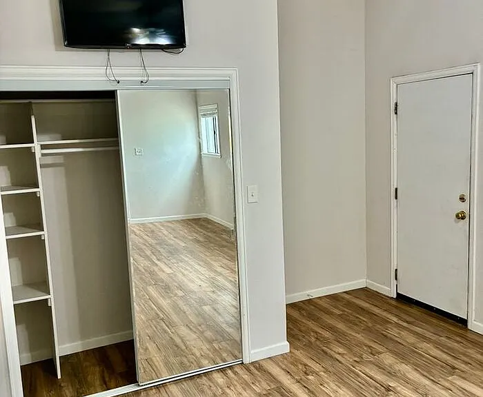 1342 N Washington Ave — Photo 13