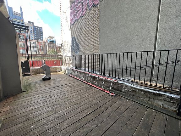 4th image of 80 Delancey St #2W