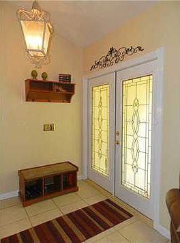 4th image of 909 Stratford Manor Dr