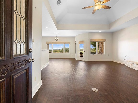 5th image of 1609 Clubhouse Hill Dr