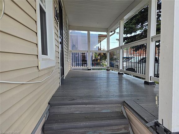 5th image of 144 Burgar St