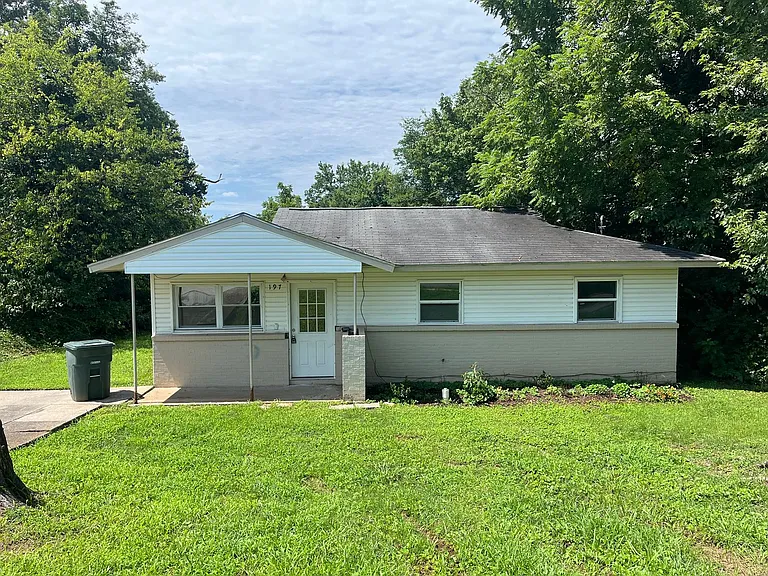 197 Wilkenson Dr NE — Photo 1