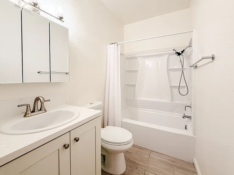 4334 Laurel Canyon Blvd #1 — Photo 7