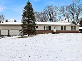 8413 Ramble Rd, Wonder Lake, IL 60097