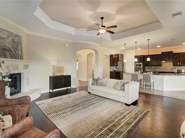 1075 Bluff Woods Dr, Driftwood, TX 78619