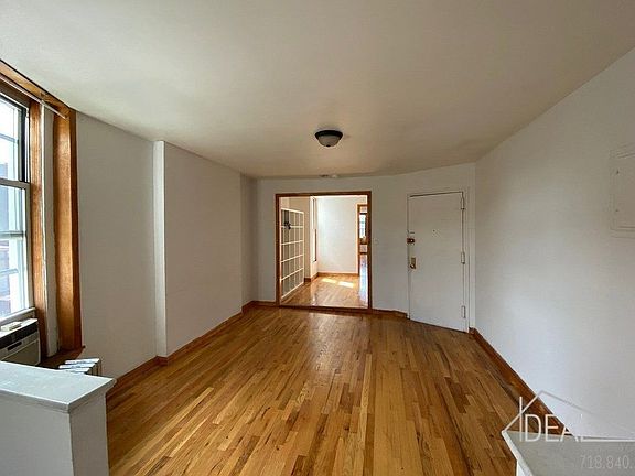 3rd image of 711 Union St APT 4