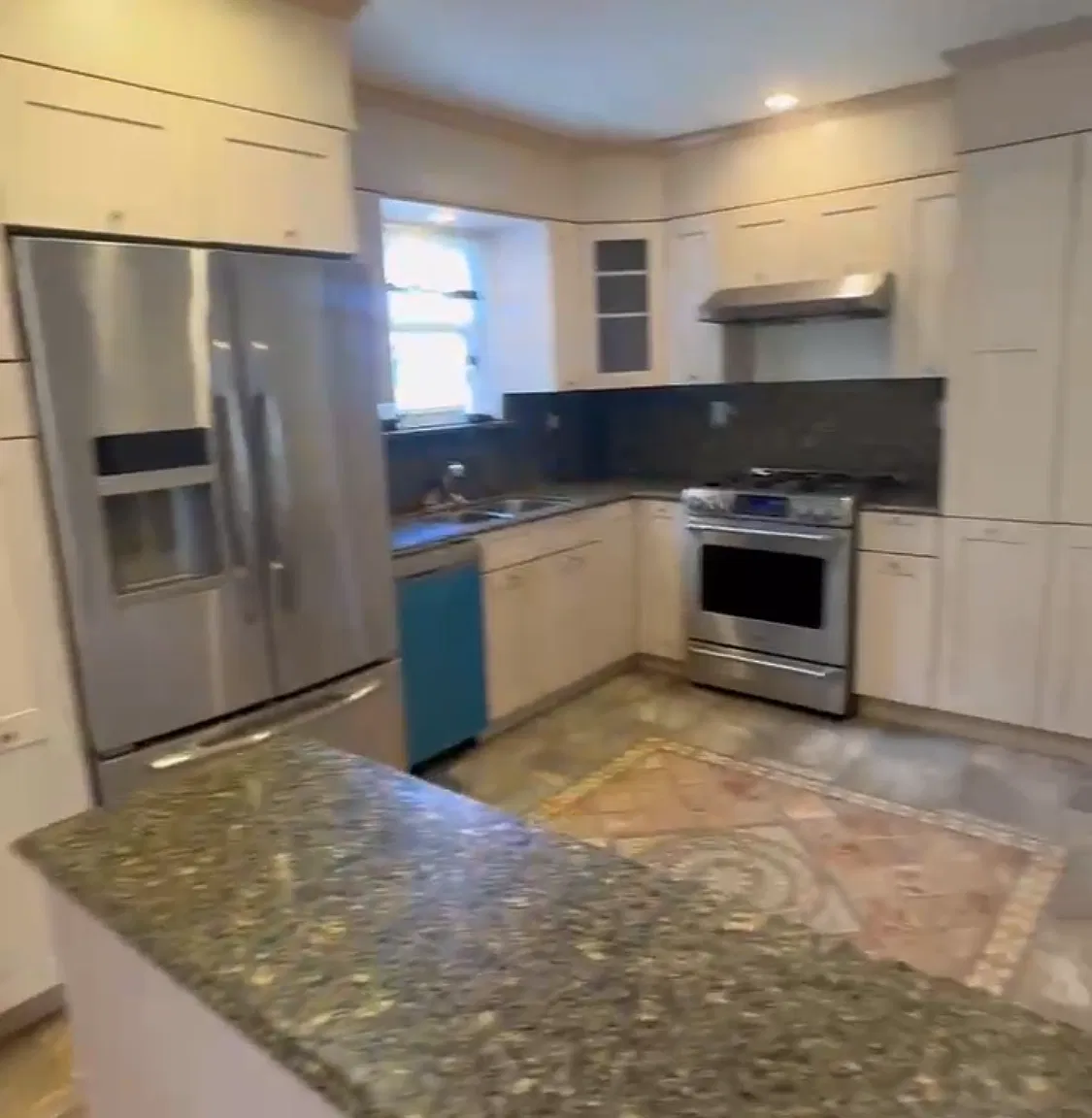3 bed, $3,200 — Photo 4