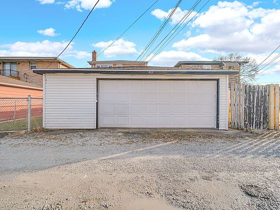 5th image of 412 Prairie Ave