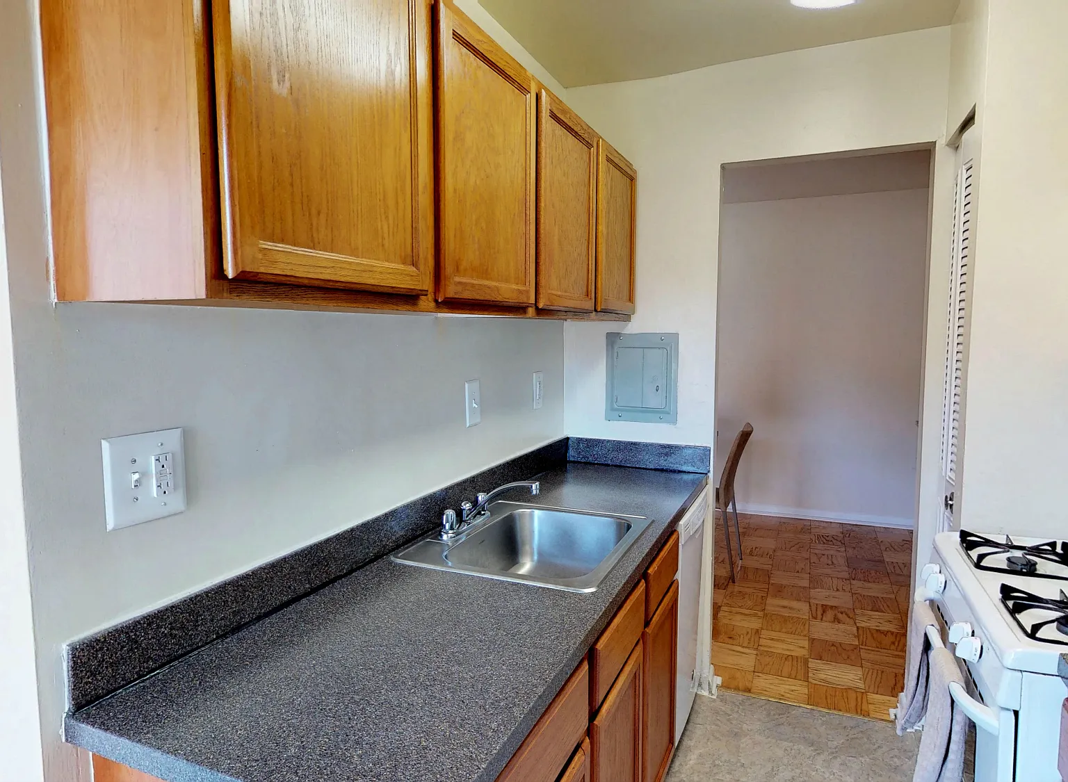 New Carrollton Woods — Photo 4