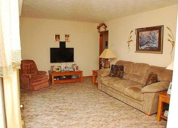 2nd image of 24561 Elmhurst Dr