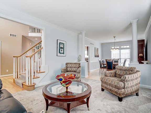 4th image of 8256 Cherrydale Ct