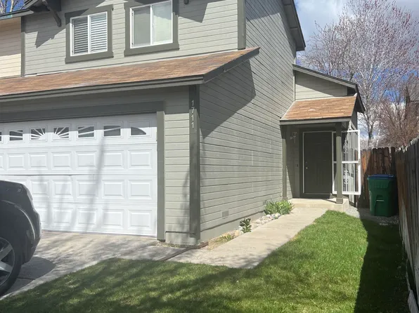 1711 Round Mountain Cir, Sparks, NV 89434