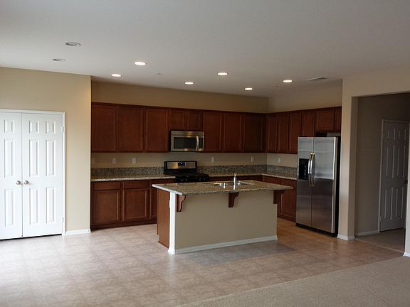 3rd image of 38316 Fuschia Ln