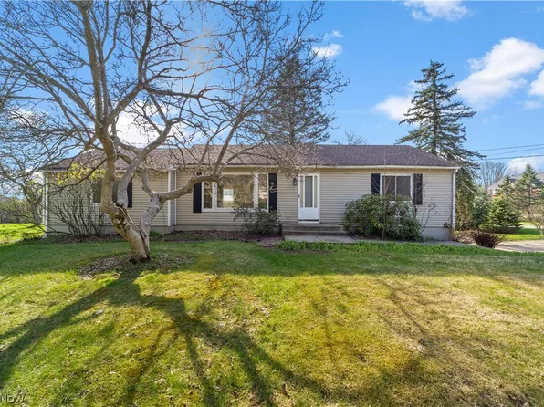5120 Lake Vista Dr, Solon, OH 44139