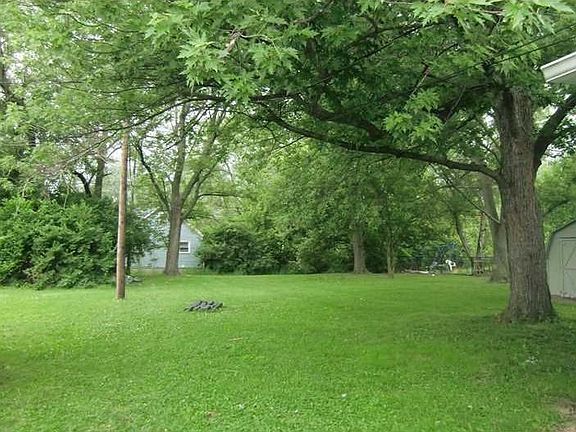 Yard. Park like back yard. Lot is 200 feet deep.