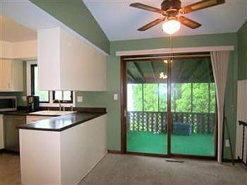 4th image of 4008 Victoria Dr