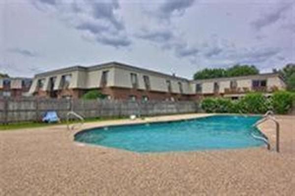 2nd image of 3 Hallmark Gdns APT 8