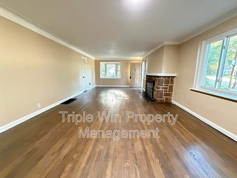 1911 Redman Rd — Photo 4