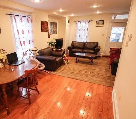 230 W Ashland St — Photo 5