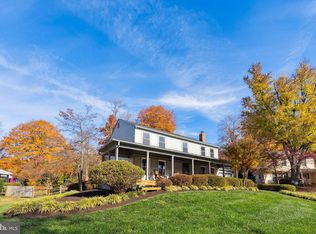 12504 Reign Ct, Herndon, VA 20171
