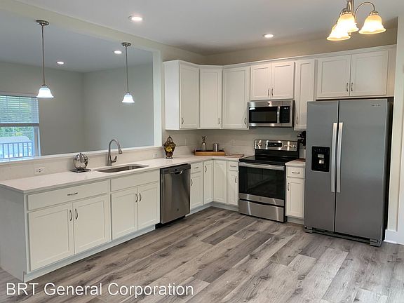 5th image of 94 Hospital Ave #3