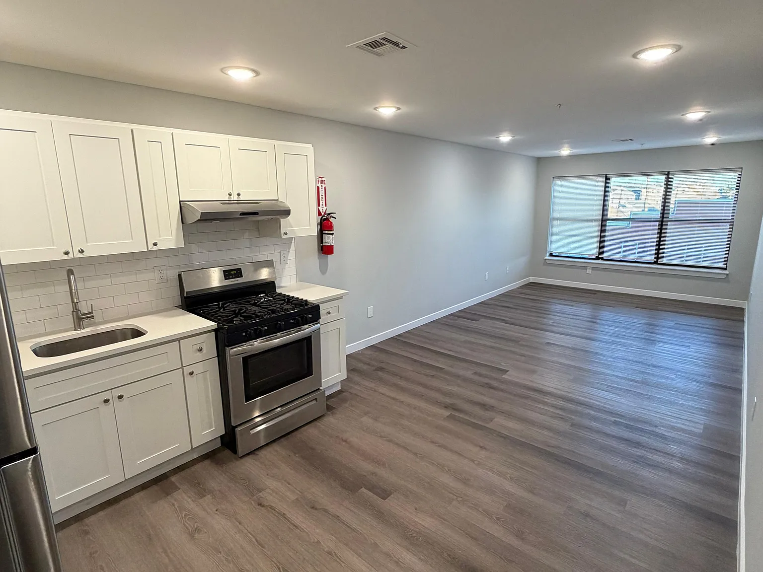 2 bed, $2,290 — Photo 2