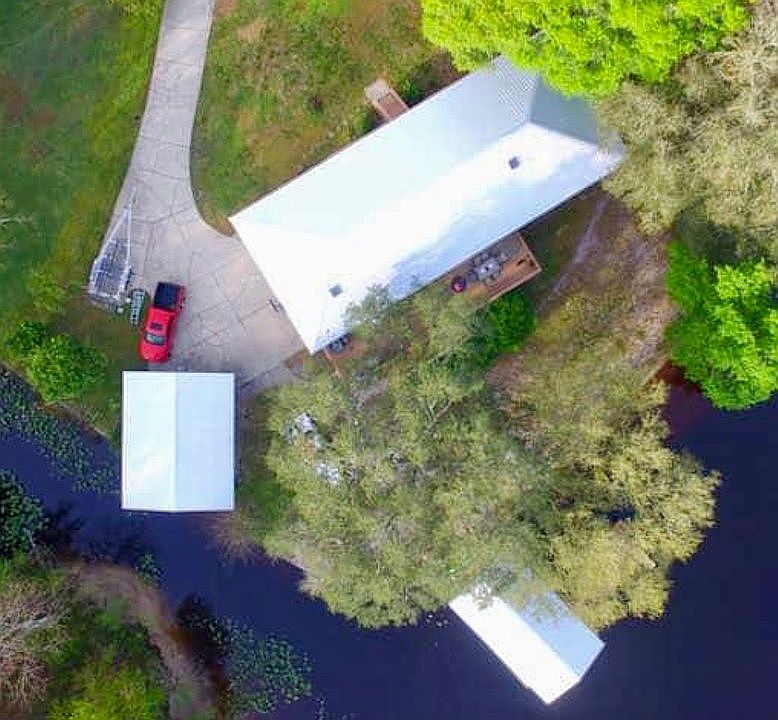 224 ft of waterfront 