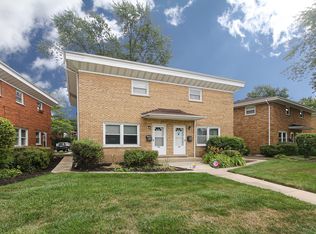 435 S Elmhurst Rd, Mount Prospect, IL 60056