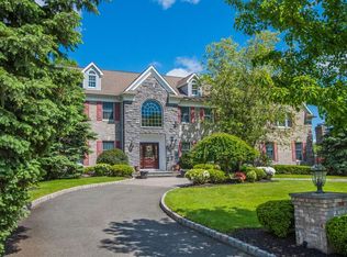 531 Old Post Rd, Wyckoff, NJ 07481