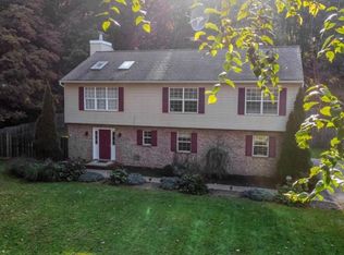 2 Hill Ter, Newton, NJ 07860