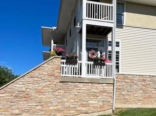 218 Beachwalk Trl, Luna Pier, MI 48157