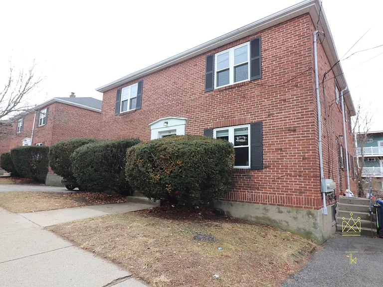 34 Beechcroft St #2 — Photo 12