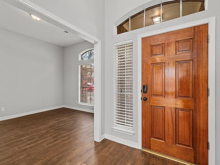 10806 Sutter Ranch Cir — Photo 3