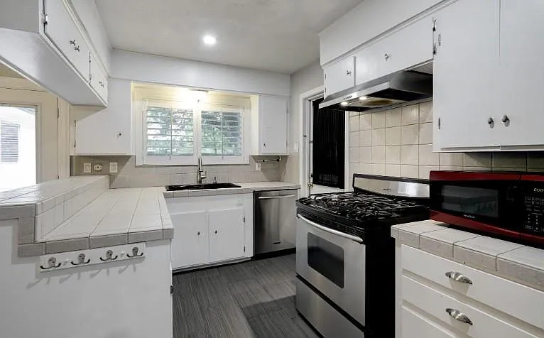 7151 Edgemoor Dr — Photo 14