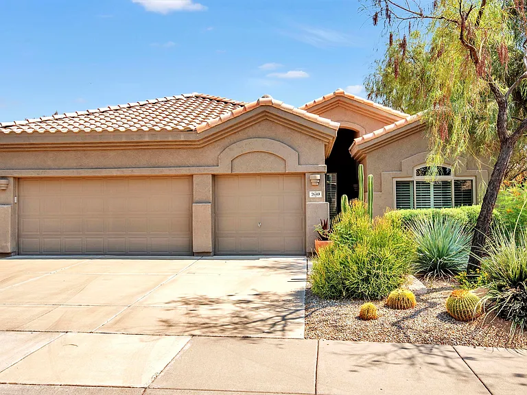 7689 E Quill Ln — Photo 2